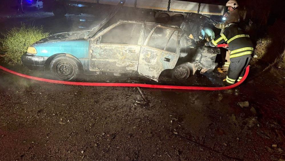 Hatay Park Halindeki Otomobil Alev Alev Yandı