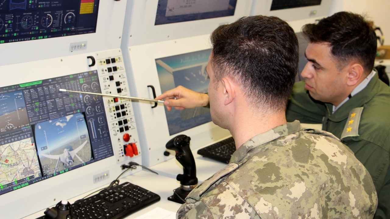İha Ve Si̇ha Pilotları Isparta'da Yetişiyor 4
