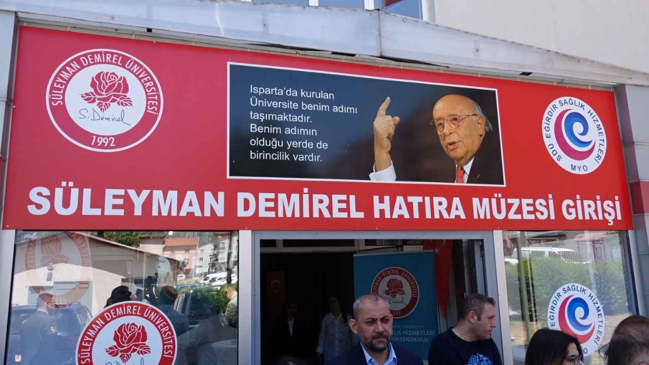 Isparta'da Süleyman Demirel Hatıra Müzesi Açıldı 2