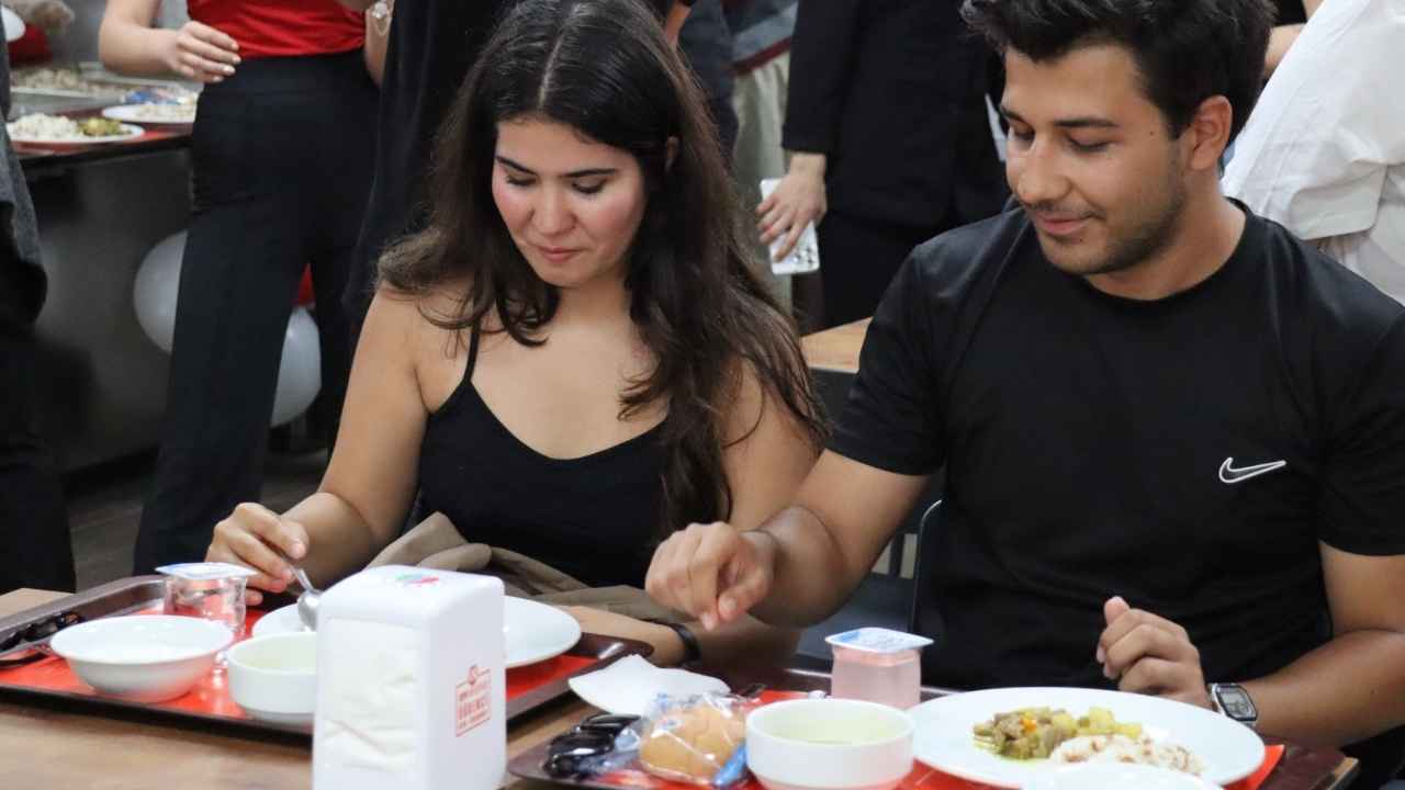 Kepez'de Öğrenci Kent Lokantası Açıldı! Belediyeden Gençlere Destek  2