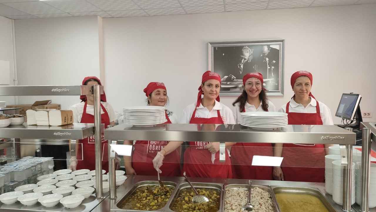 Kepez'de Öğrenci Kent Lokantası Açıldı! Belediyeden Gençlere Destek  3