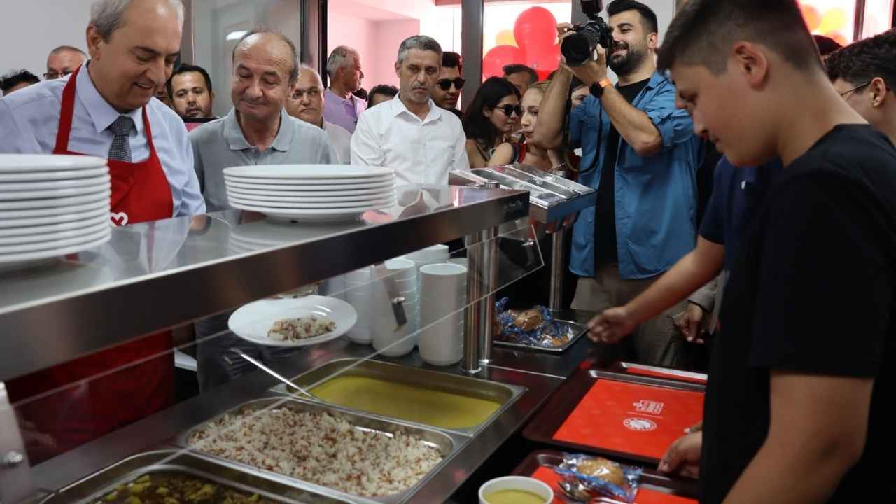 Kepez'de Öğrenci Kent Lokantası Açıldı! Belediyeden Gençlere Destek  4