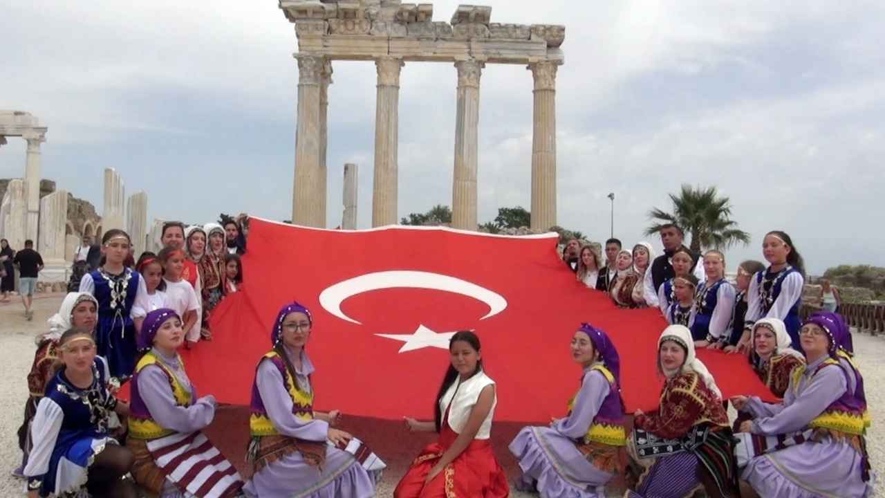 Manavgat'ta 19 Mayıs Coşkusuna Yerleşik Yabancılar Da Katıldı  2