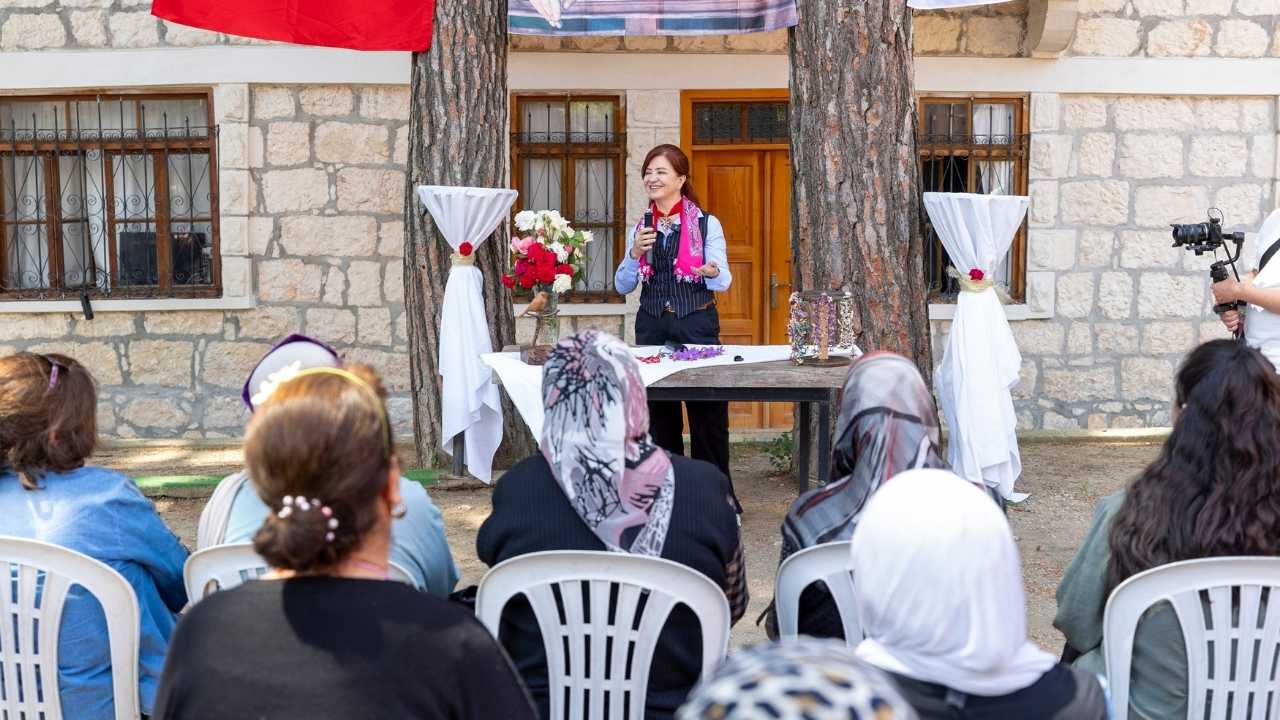 Mersin’de Kırsal Kalkınmaya Kadın Eli Değiyor 3
