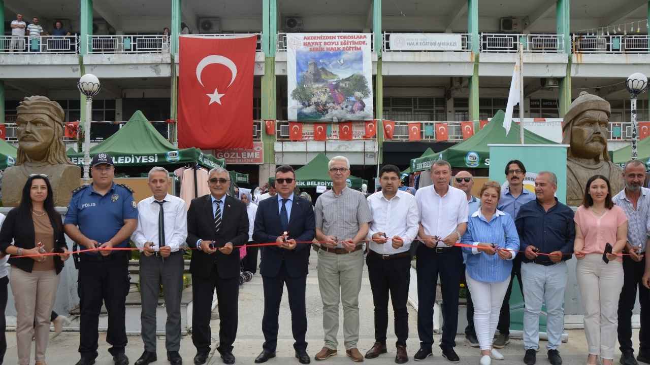 Serik'te Halk Eğitim Kursiyerlerinin Sergisi Açıldı 2