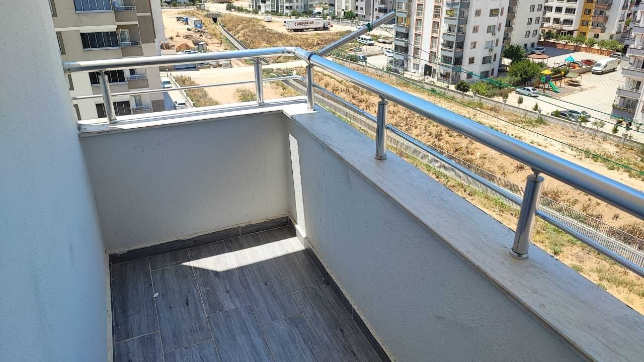 Adana’da Kadın Öğretmen Balkondan Atıldı3