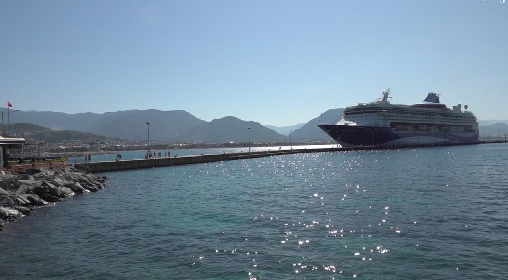 Alanya Limanı'na Bin 794 Yolculu Kruvaziyer Demirledi