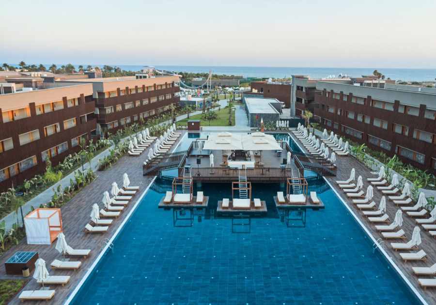 Alman Tatil Devi, Antalya'daki Otelini Kapatıyorrrr