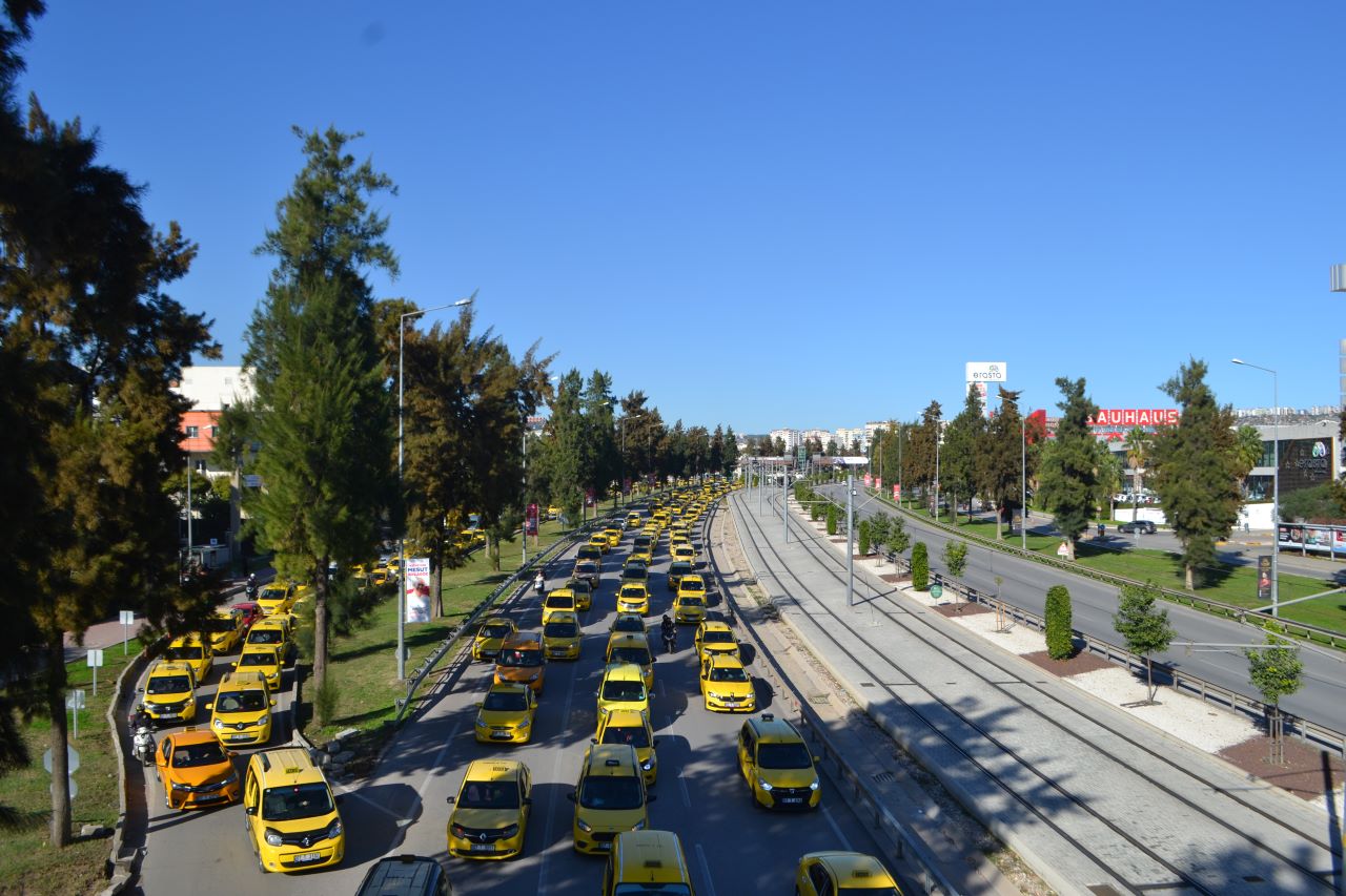 Antalya’da Taksi Saldırısı Sonrası Özel Kabinli Araç Önerisi