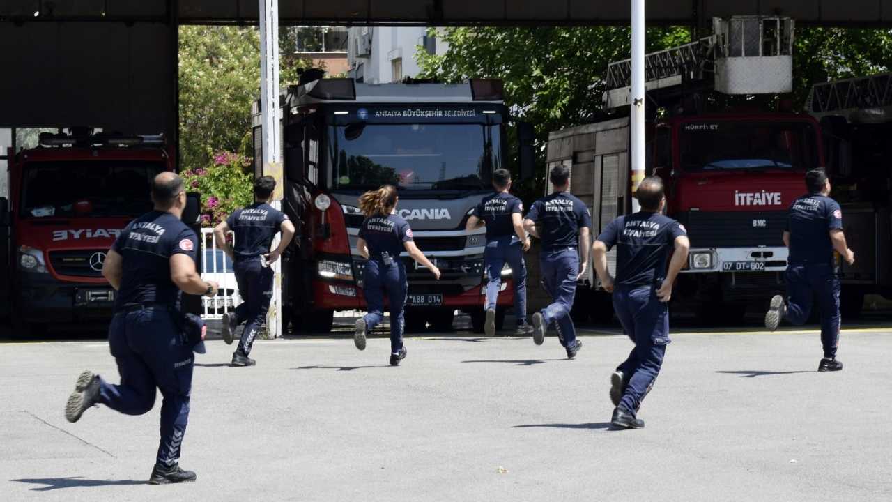 Antalya’da Yangın Riski Arttı İtfaiyeden Dikkat Çeken Uyarı 3