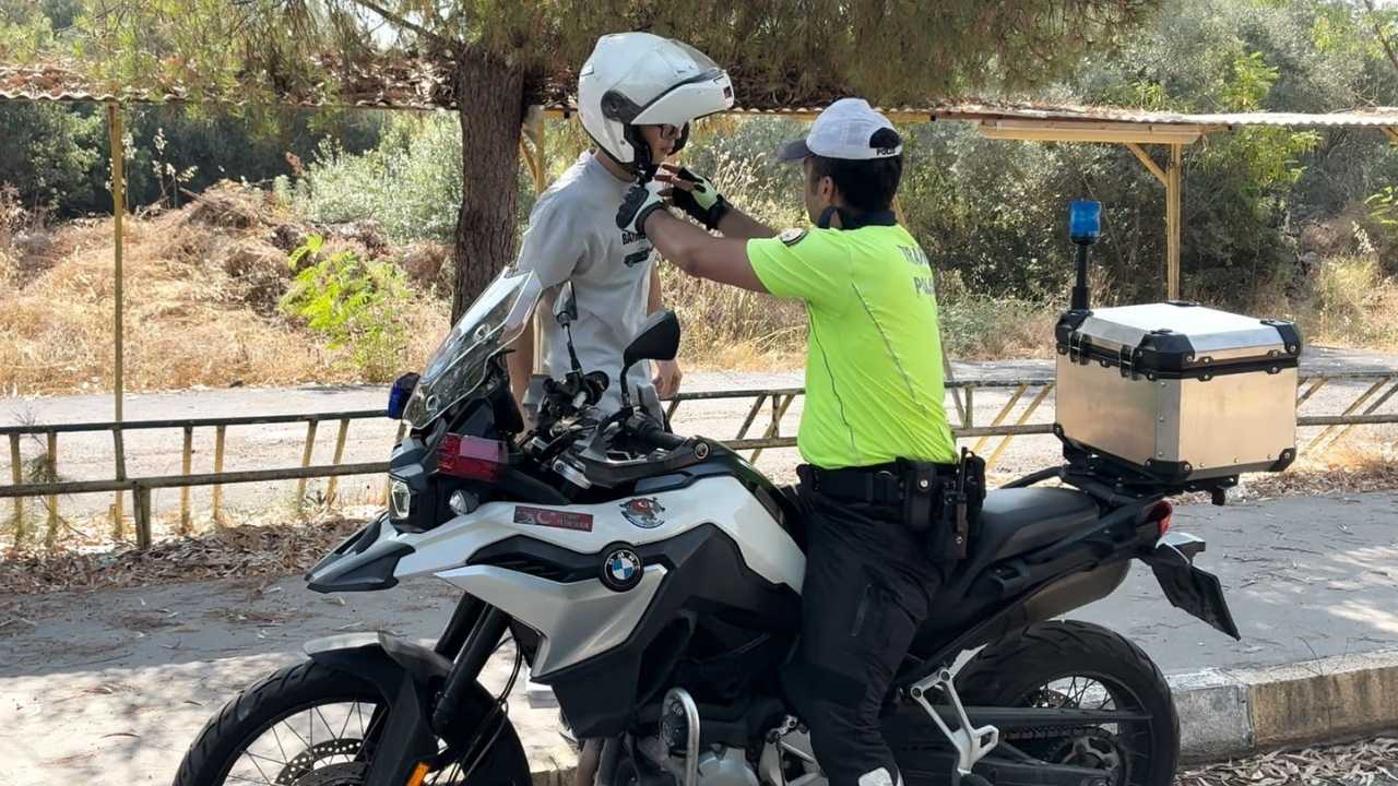 Antalya'da Yks'ye Piercing Engeli! Küpesini Çıkarmaya Çalışırken Sınavı Kaçırdı 11