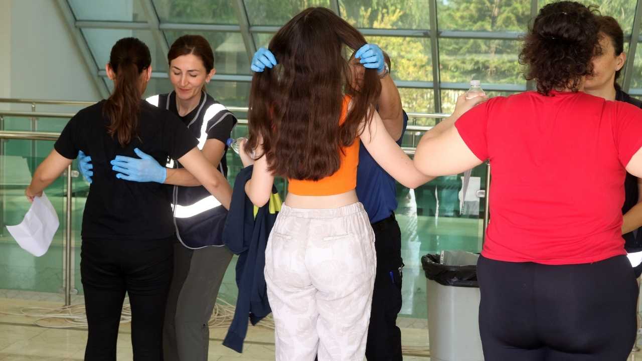 Ayt'de Son Dakika Heyecanı Antalya’da Aday Koşarak Yetişti, Veliler Alkışladı 4