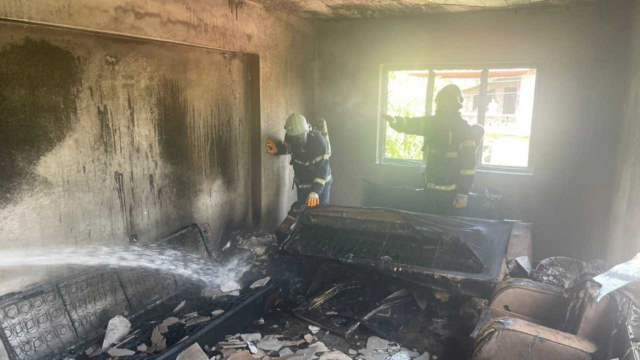 Burdur’da İki Katlı Evde Yangın Paniği3