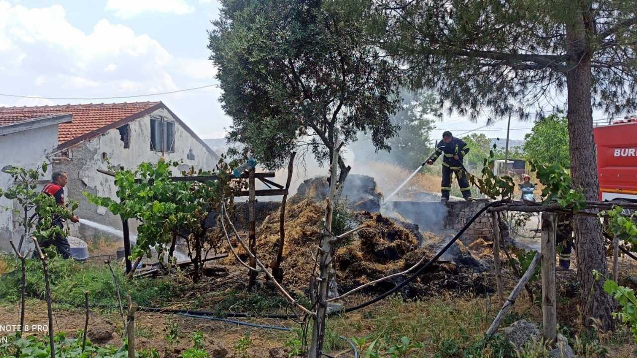 Burdur’da Samanlık Yandı 1 Ton Balya Kül Oldu 2