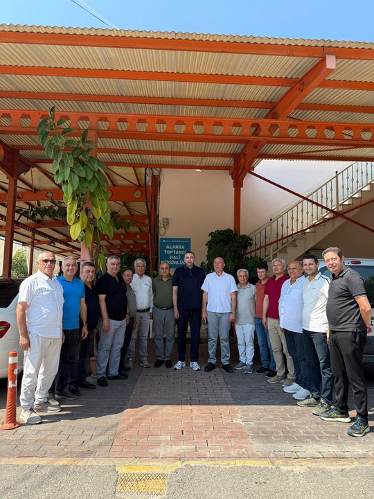 Chp'li Kaya'dan Hal Ziyareti Alanya'da Ürünler Maliyetin Altında Satılıyor, Çoğu Elde Kaldı  2