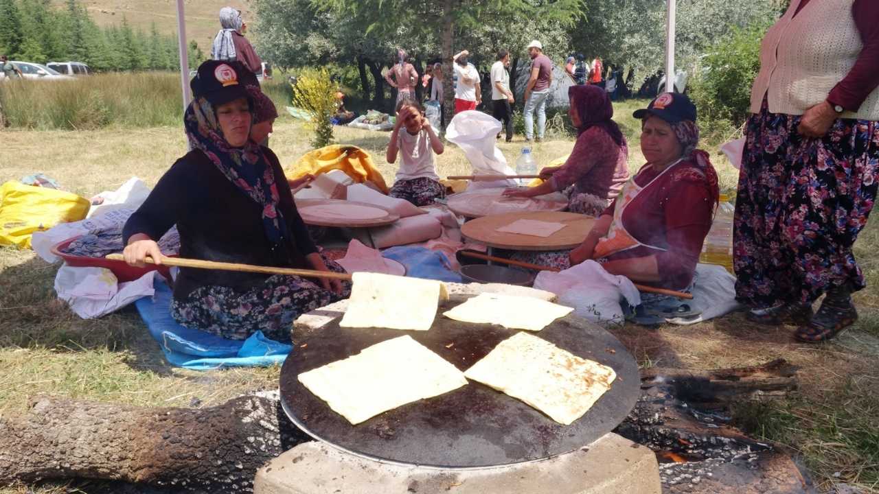 Eğirdir’de Gökçehöyük Mezergediği Yaylası Şenliği Coşkuyla Kutlandı 3