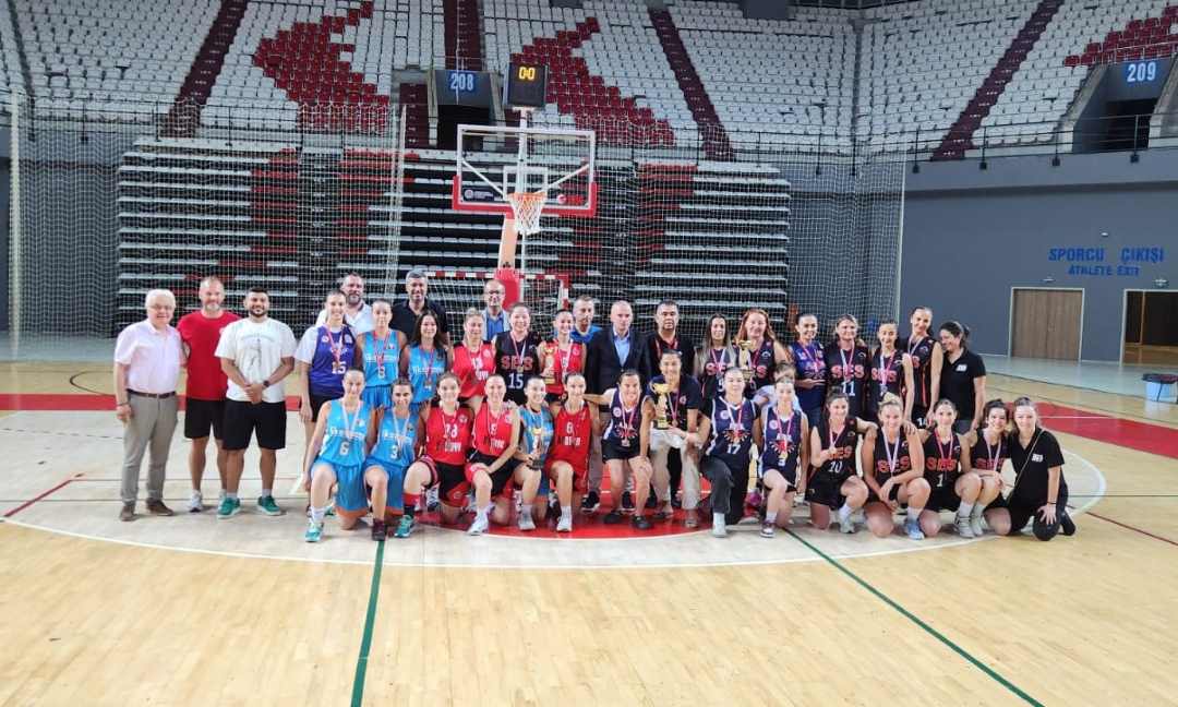 Antalya Büyükşehir Kadın Basketbol Takımı İlk Sezonunda Şampiyon Oldu 1