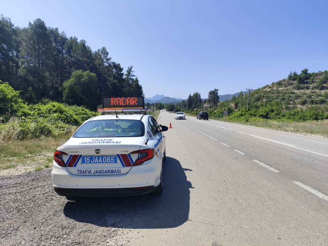 Burdur’da Jandarmadan Trafik Denetimi! 2