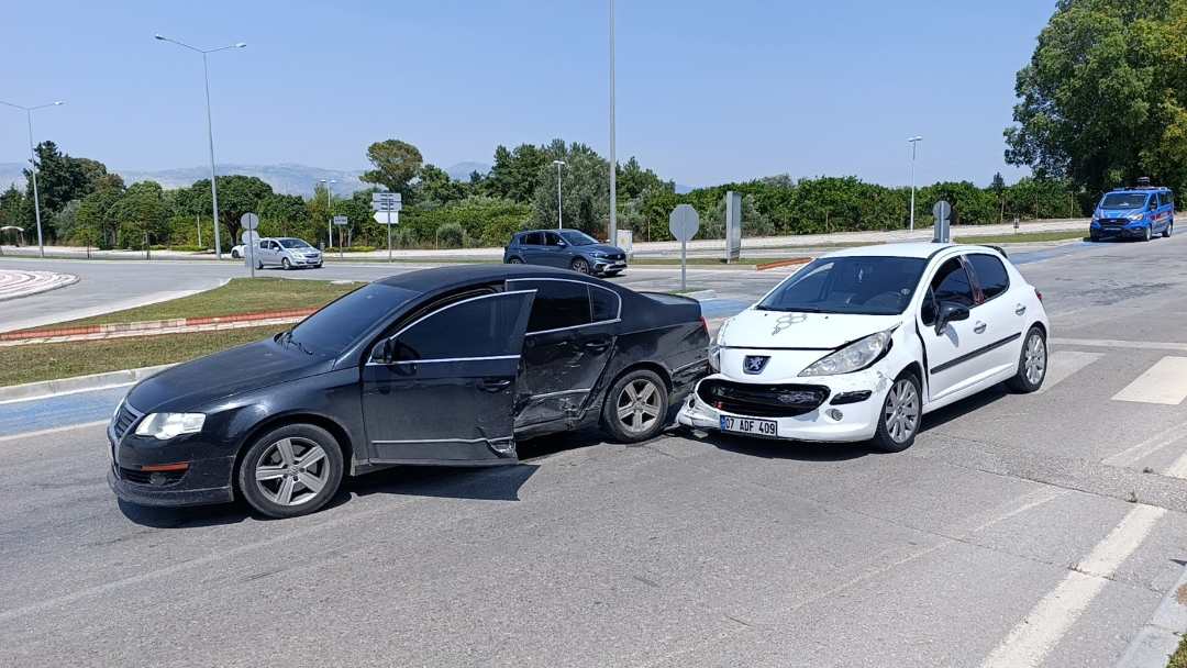 Manavgat’ta Kazaya Gelen Jandarma Yaralıya İlk Müdahaleyi Yaptı 1