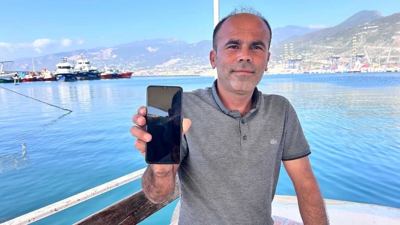 Hatay İskenderun’da Oltaya Dev Köpek Balığı Takıldı 2