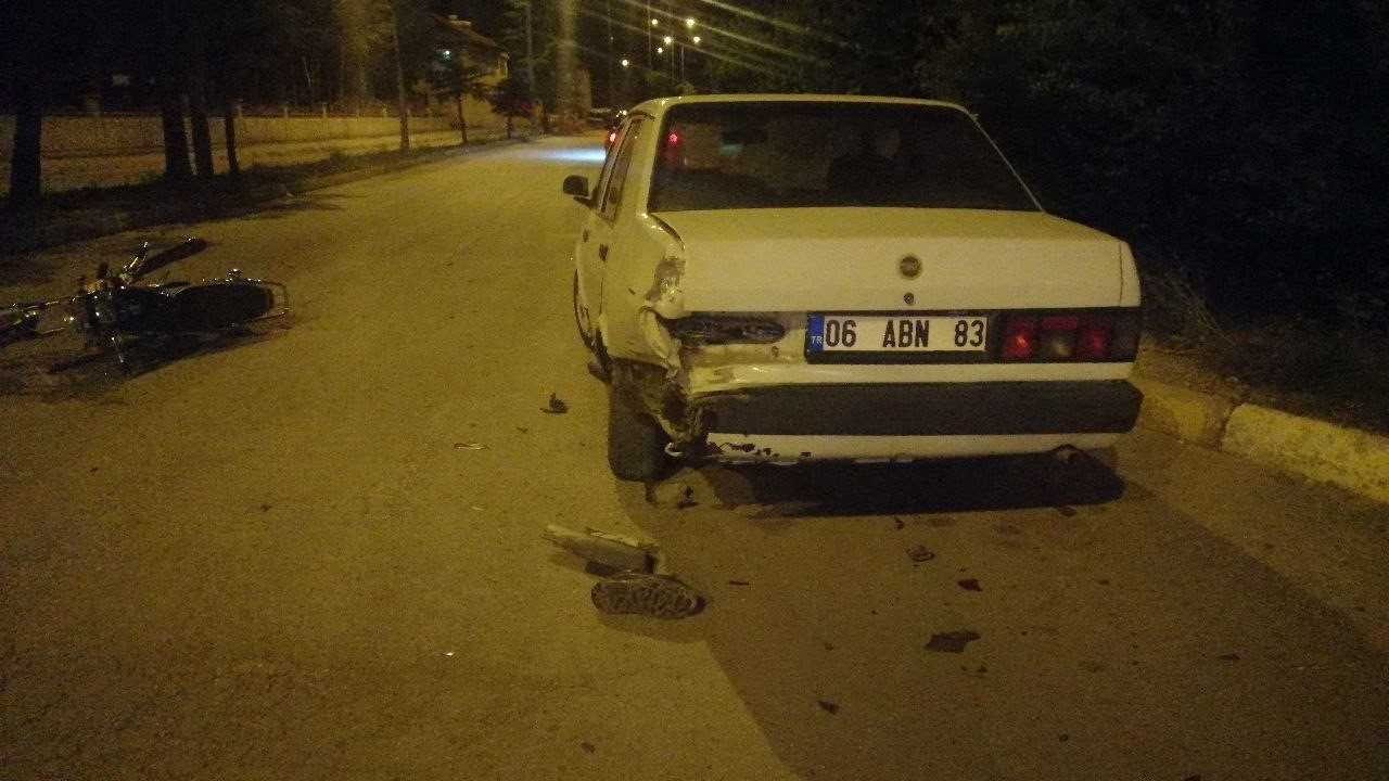 Isparta’da Araca Çarpan Motosikletli Genç Ağır Yaralandı 2