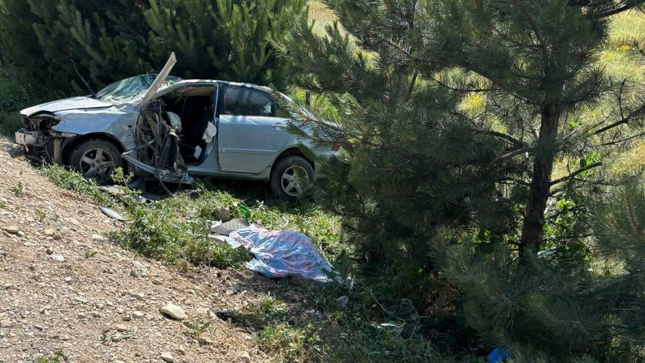 Isparta’da Beton Bloğa Çarpan Sürücü Yaşamını Yitirdi 2