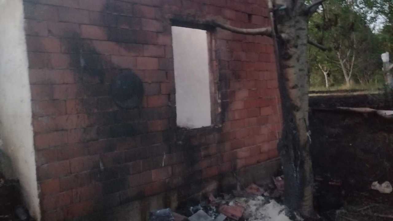 Isparta’daki Yangında Bahçe Evi Kullanılamaz Hale Geldi 2
