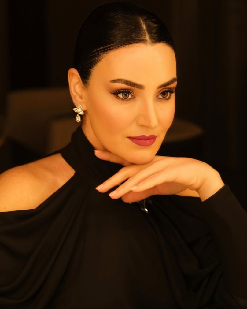Kıbrıs Konserinde Şok Olay! Sevcan Orhan Fenalaştı121212
