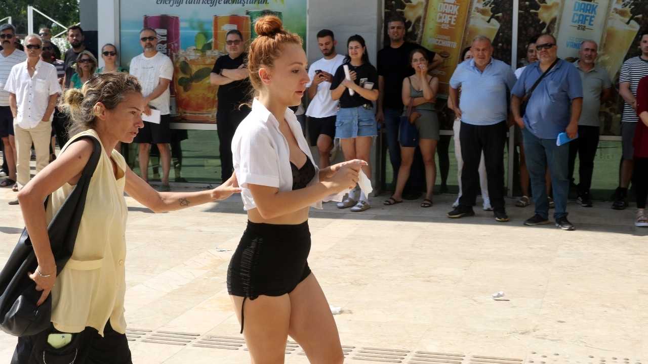 Küpesini Çıkaramadı, Yks’yi Kaçırdı! Gülben Ergen Antalya’daki Genç Kıza Sahip Çıktı 5