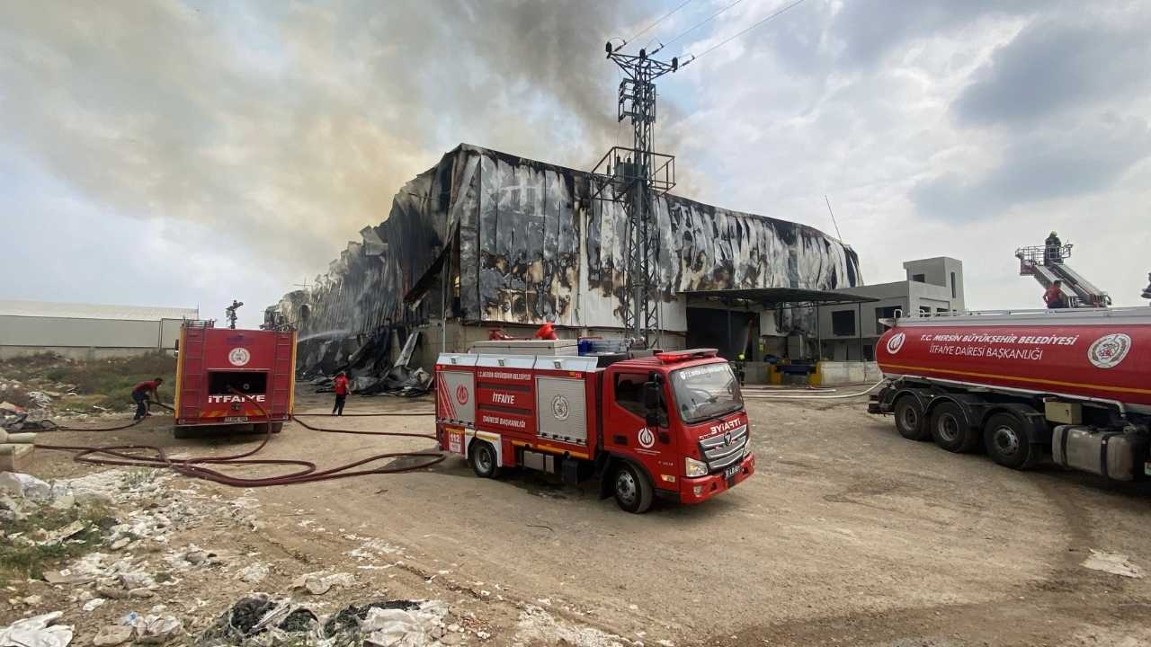 Mersin’de Pamuk Fabrikası Deposunda Yangın2