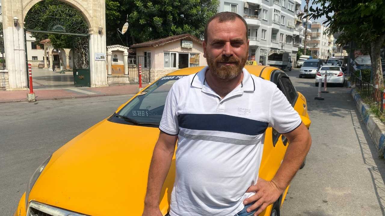 Mersin’de Taksicinin Refleksi Büyük Bir Kazayı Önledi 2