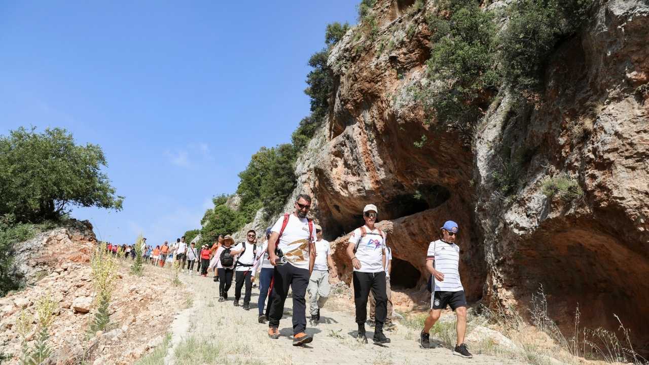 Mersin’de Tarihi Kilikya Yolu Ziyaretçilerini Büyülüyor 3