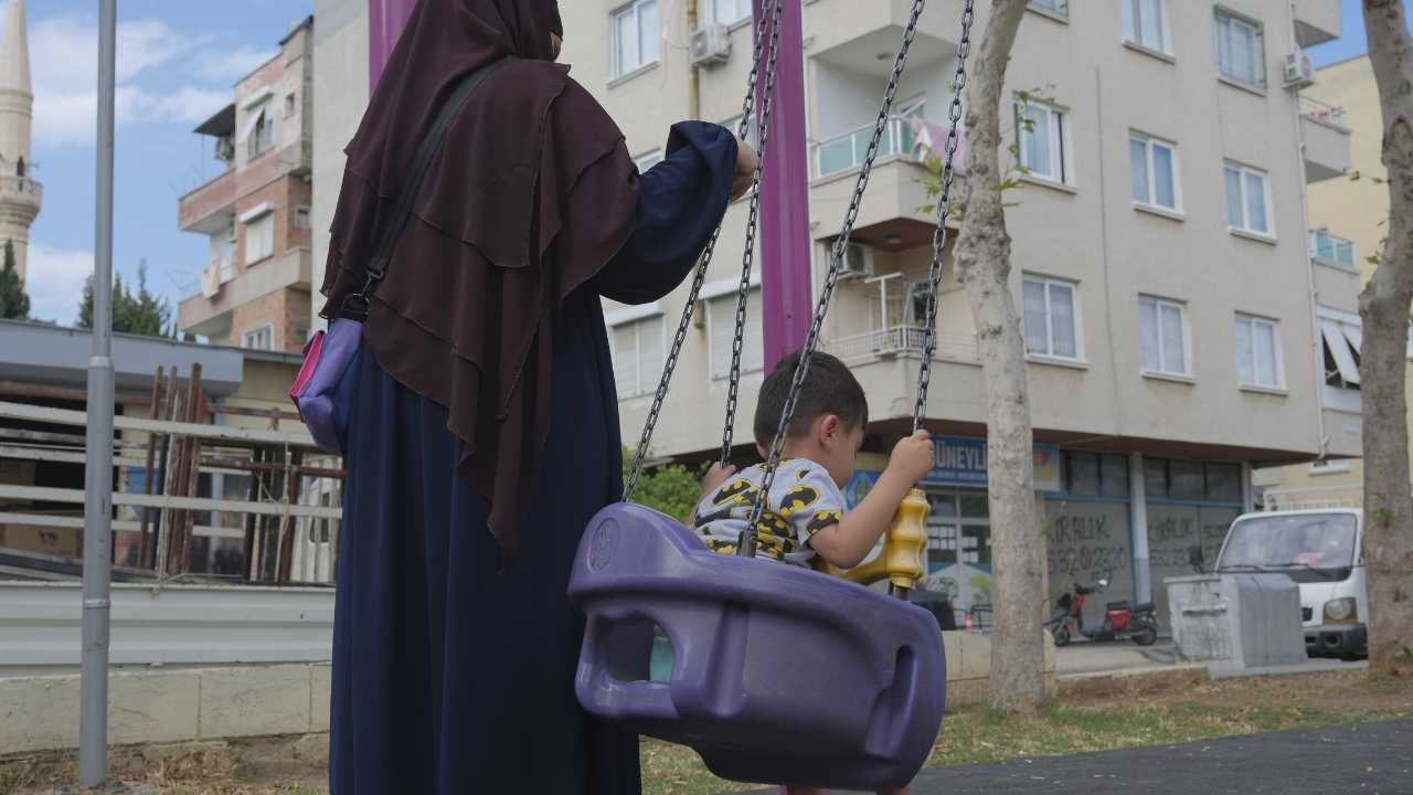 Mersinli Anne Çocuklarının Gözü Önünde Darp Edildi 4