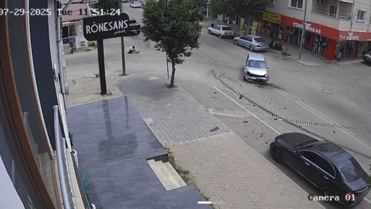 Adana’da Çarpışma Anında Araçtan Fırlayıp Koşmaya Başladı5