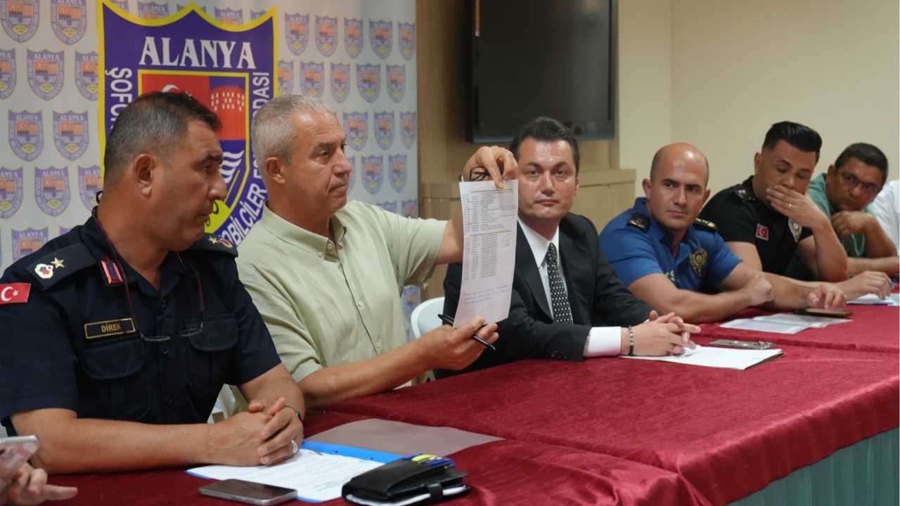 Alanya'da Taksilere Gizli Denetim! Sivil Zabıta Sahada