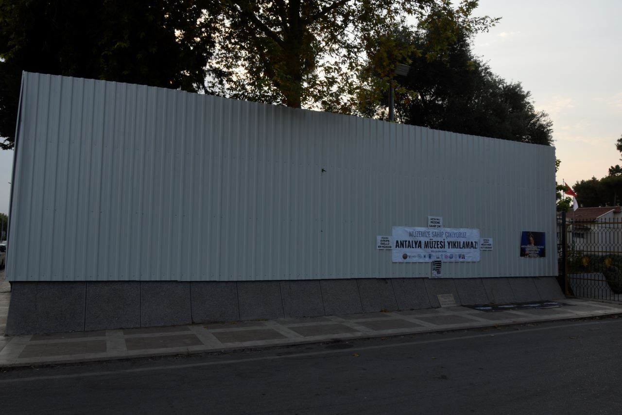 Antalya Arkeoloji Müzesi'nde Tarihi Heykele Halat Geçirildi (2)