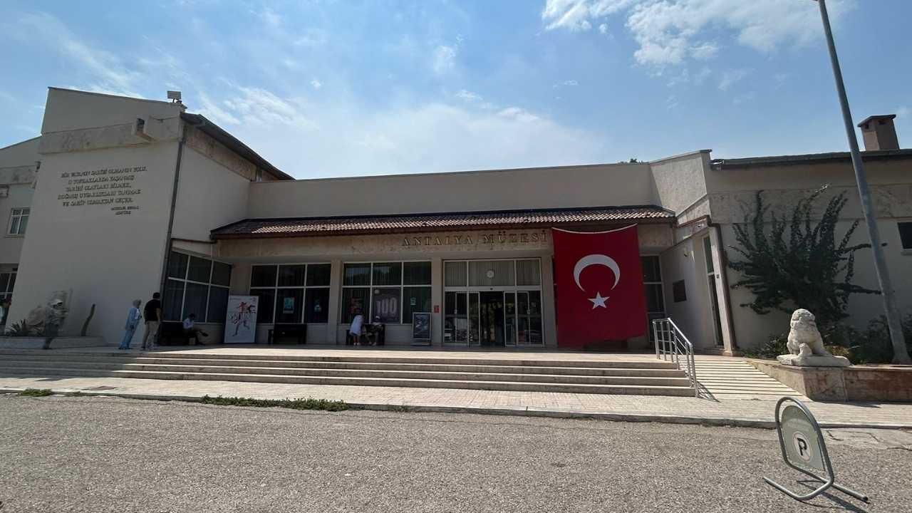 Antalya Arkeoloji Müzesi’ne Son Ziyaret! Yıkım Protestosunda Kuyruklar Oluştu 2