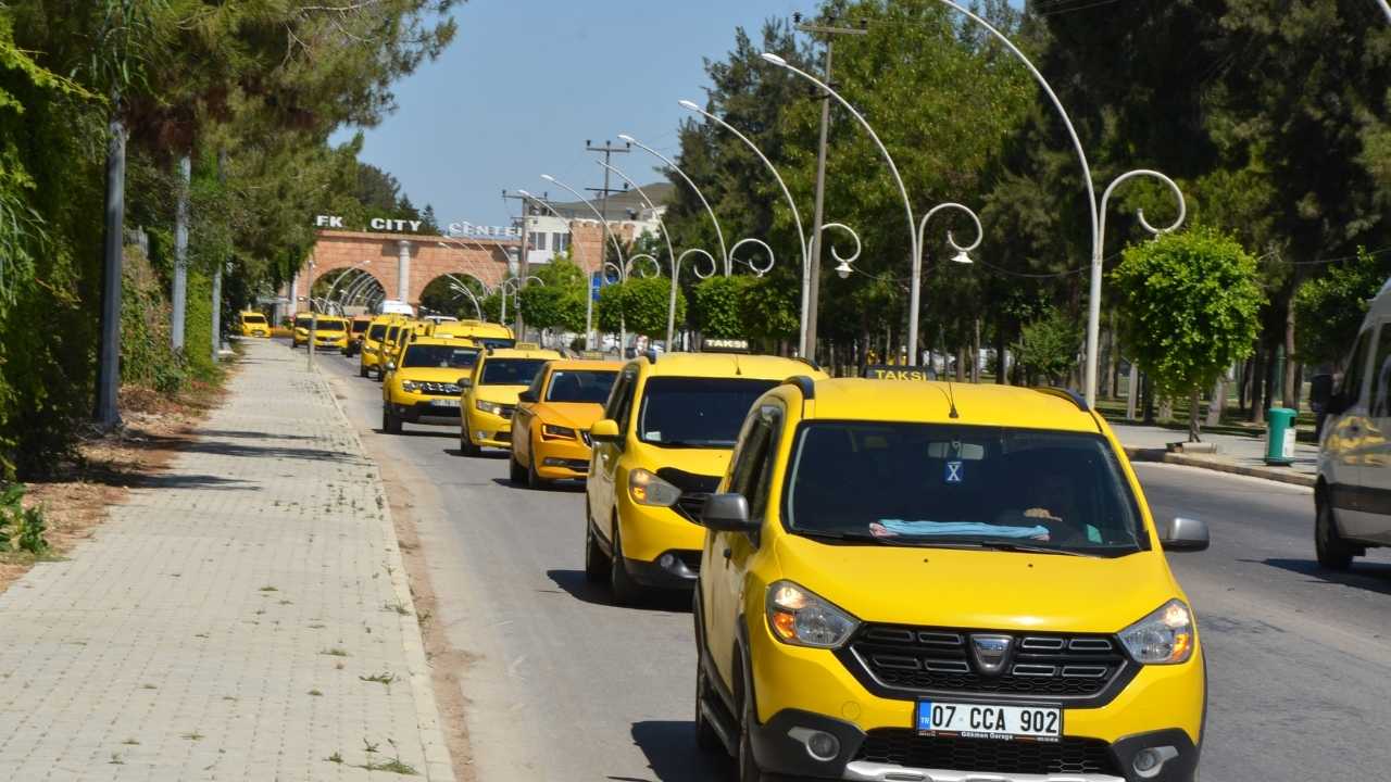 Antalya Belek’te Taksiciler 1 Günlük İş Bıraktı! 180 Taksiciden Protesto 2