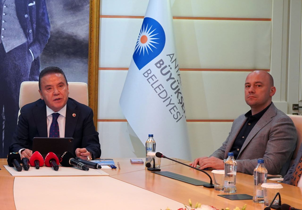 Antalya Büyükşehir Belediyesi'ne Operasyon! 3 Gözaltı