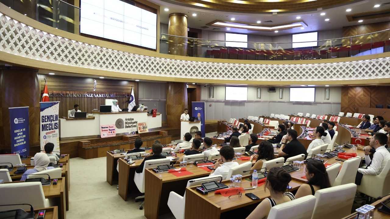 Antalya Gençlik Meclisi’nden Muhittin Böcek’e Dayanışma Mesajı 2