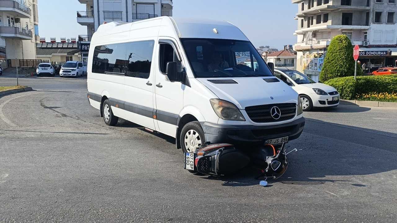 Antalya Manavgat’ta Elektrikli Bisiklet Kazası Yürek Burktu (2)