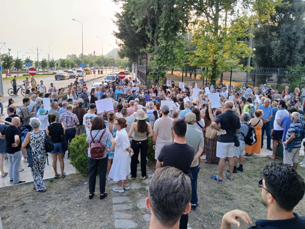 Antalya Müzesine Girmek de Bakmak da Yasak!