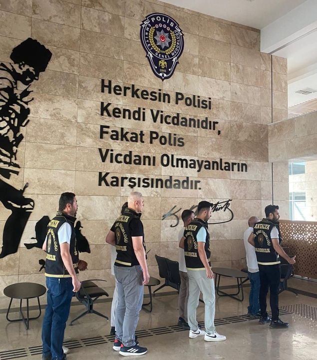 Antalya Tapu Müdürlüğü'nde Suçüstü! Sahte Kimlikle 15 Milyon Tl’lik Satış Engellendi 2
