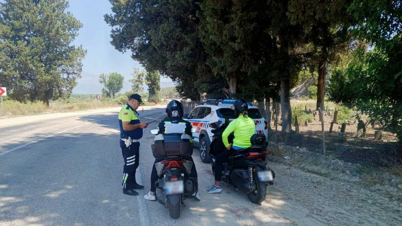 Antalya’da 3655 Motosiklet Denetlendi! Çok Sayıda Araç Trafikten Men Edildi 2