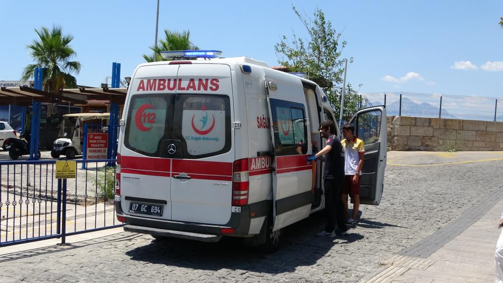 Antalya’da Tekne Turu Kabusa Döndü! Turist Yaralandı