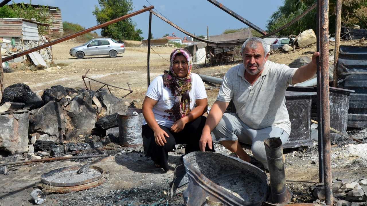 Antalya'da Yangın Bilançosu! Serik'te Ailenin Evi, Ahırı Ve Tedavi Parası Kül Oldu 2