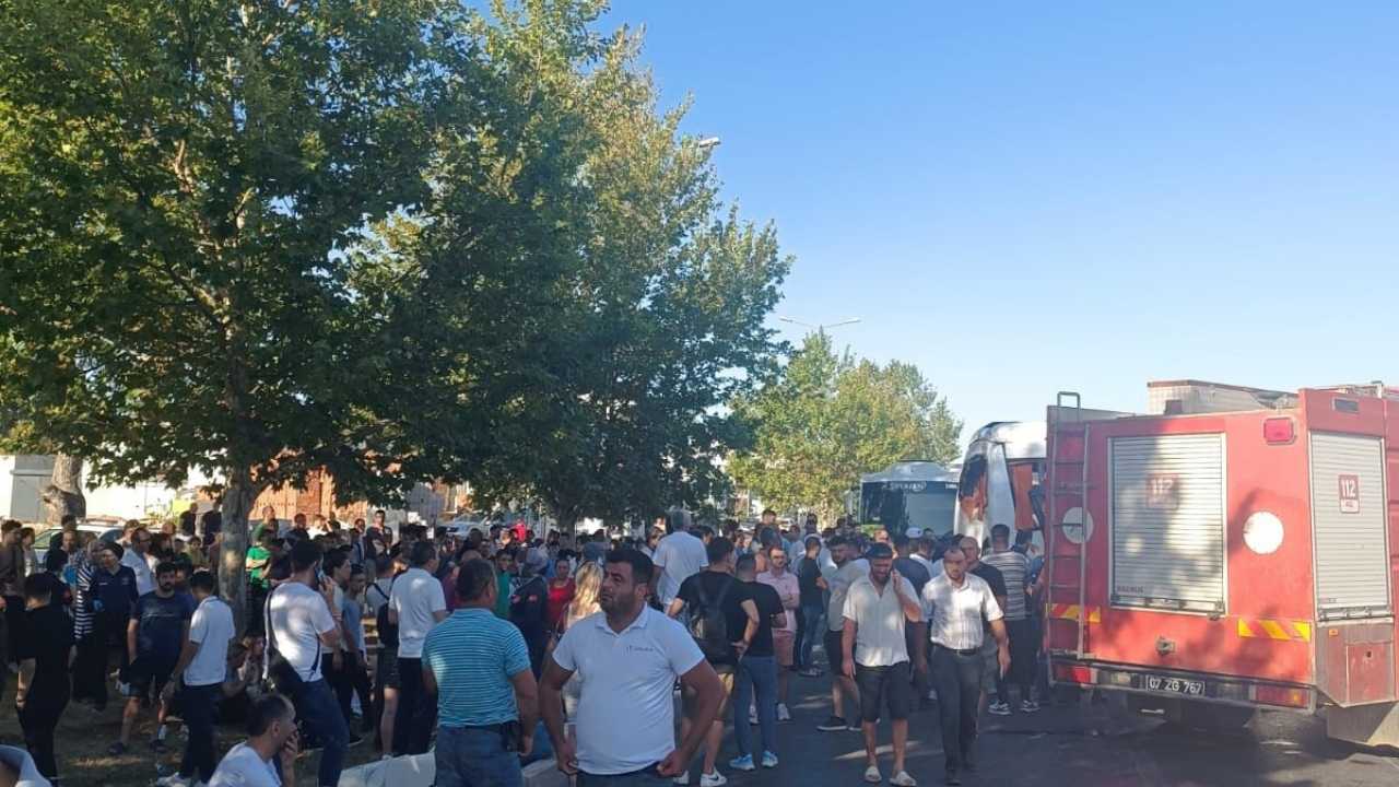 Antalya'da Zincirleme Kazada Can Pazarı2