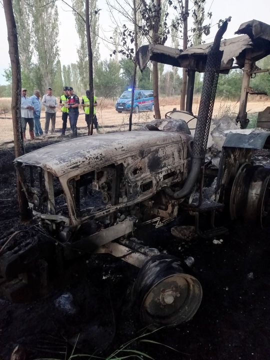 Burdur Düğer Köyü'nde Traktör Yangını 5 Dönüm Araziyi Yaktı 2