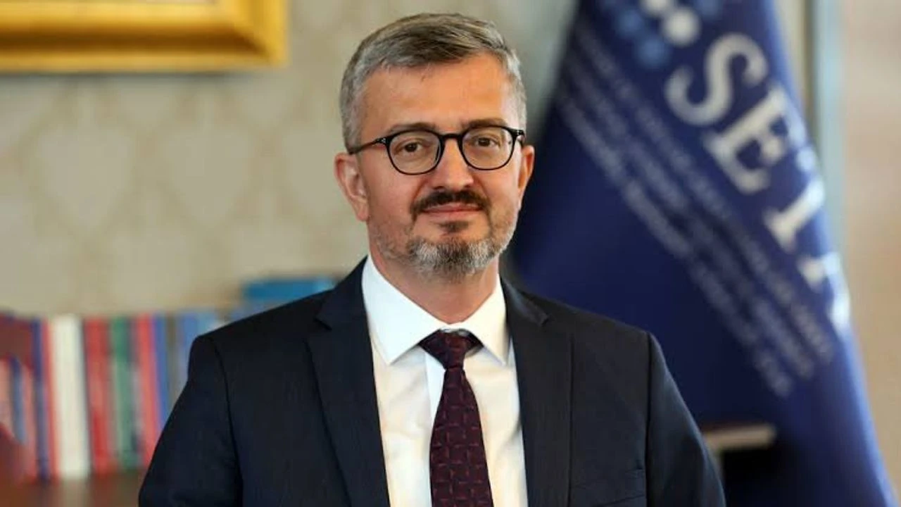 Burhanettin Duran1