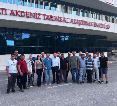 Türk-İş Antalya’dan İşyerleri Bizimdir Eylemi!